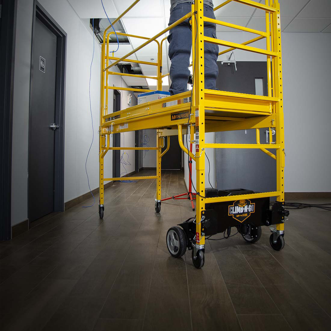 Metaltech Climb-N-Go Motorized System for Baker Type Scaffold